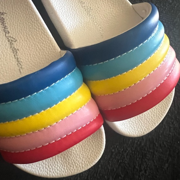 Sandals size 6/7 toddler! - Picture 3 of 10